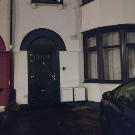 Home Away Barking Barking  Esterno foto