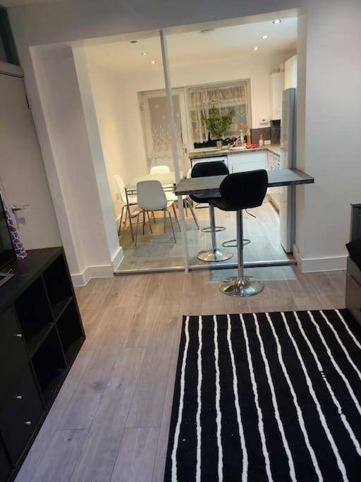 Home Away Barking Barking  Esterno foto