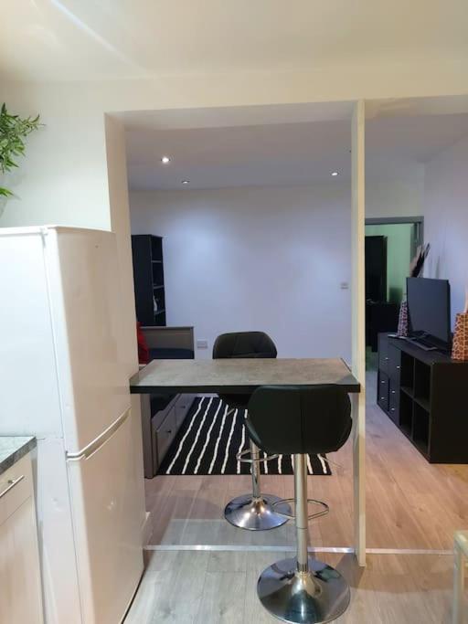 Home Away Barking Barking  Esterno foto