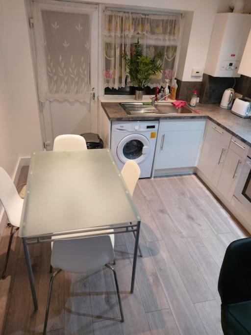 Home Away Barking Barking  Esterno foto